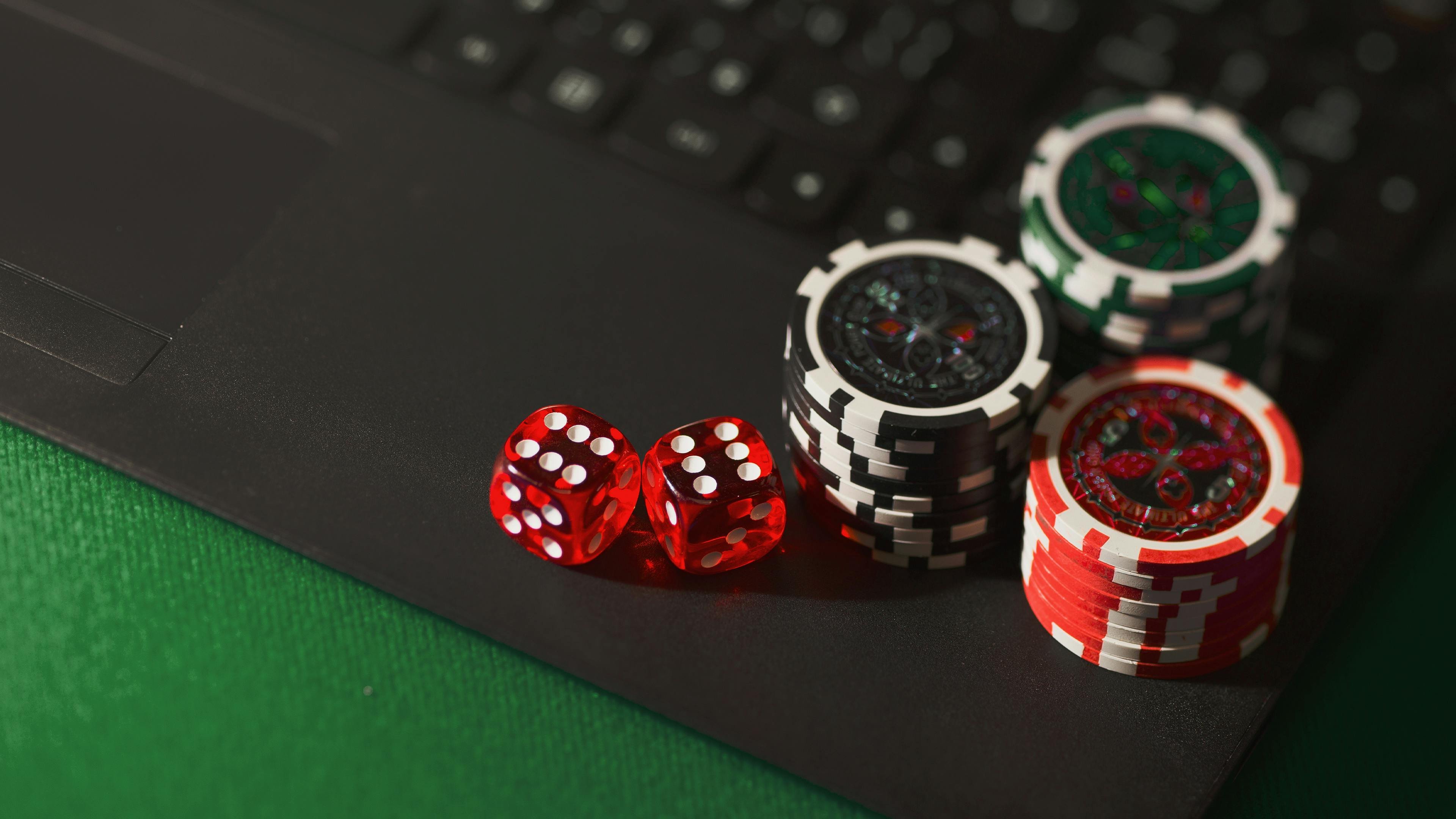 Người chơi tham gia slot jackpot nổ hũ trên vty31 Việt Nam